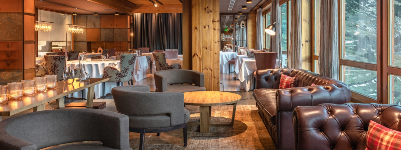 Ibaya by Francis Paniego El restaurante Ibaya, galardonado con una estrella Michelin, es sin duda el referente de la alta gastronomía en el Principado de Andorra. Allí te espera una cocina cargada de identidad y buen gusto. Ubicado en Sport Hotel Hermitage & Spa, te ofrece una experiencia gastronómica que combina creatividad y tradición a la hora de elaborar sus platos. Un viaje por la memoria gustativa que te trasladará a la esencia de nuestro territorio y su tradición culinaria. El reconocido chef Francis Paniego se convierte en el asesor gastronómico del Sport Hotel Hermitage & Spa en 2019, y desde entonces aporta al establecimiento su experiencia en la restauración hotelera. Una visión y una concepción culinaria en la que se combinan tradición con actualidad permiten ofrecerte una experiencia única que integra platos de montaña y recetas tradicionales de las casas andorranas con platos típicos de la gastronomía riojana, con productos de calidad y en su mayor parte de km 0. La trayectoria de Francis Paniego habla por sí sola. Nacido en abril de 1968 en Ezcaray (La Rioja, España), ha sido reconocido con dos estrellas Michelin y tres soles Repsol por su trabajo en el restaurante familiar El Portal de Echaurren, situado en su población natal, que se suman a la estrella Michelin que recibió en 2011 por la cocina del hotel de las bodegas Marqués de Riscal (Elciego, Álava, España), donde dirige la oferta culinaria desde el año 2006.