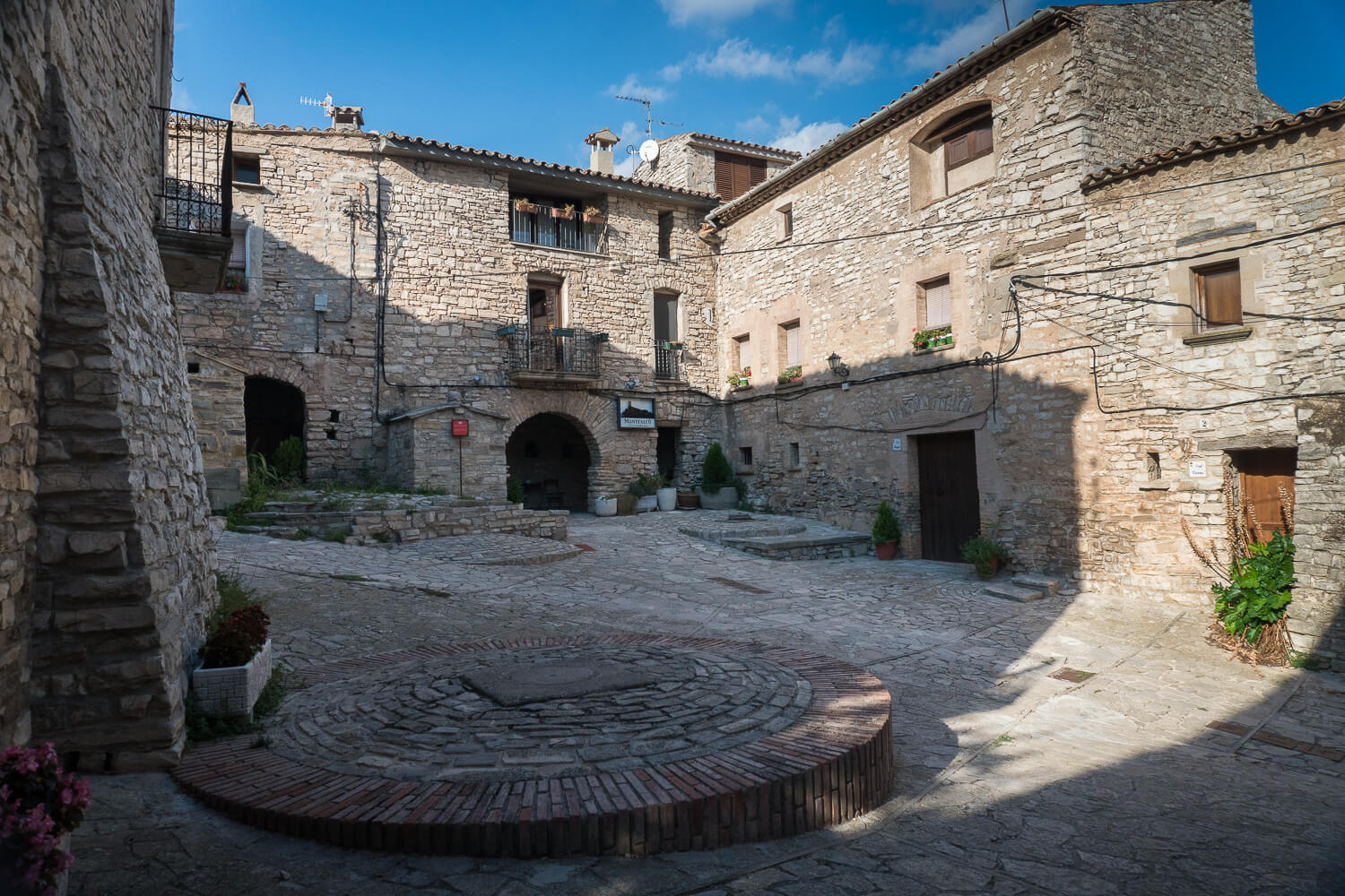 Ruta-de-los-Castillos-de-Sio-Montfalco-Murallat